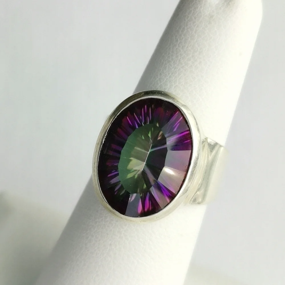 NWT Large 8ct Mystic Topaz Ring in Sterling Silver size 7